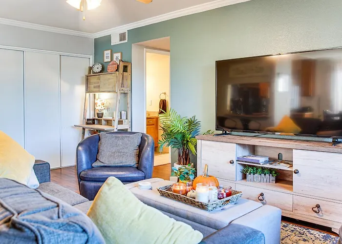 Holiday home Bring Your Pet! Snowbird Haven W/ Community Pool! Scottsdale