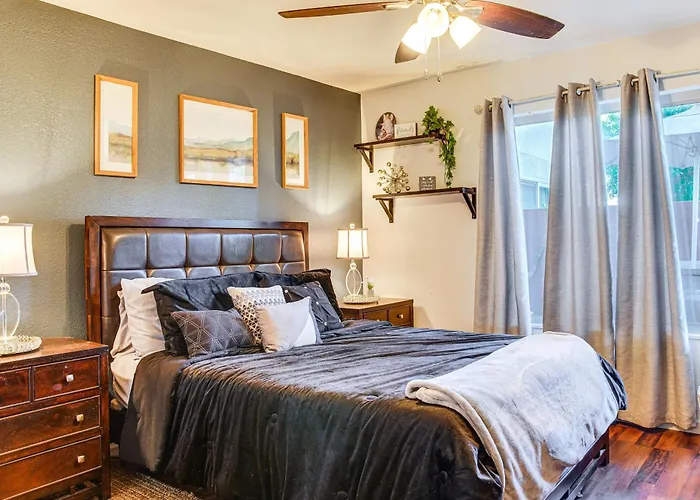 Holiday home Bring Your Pet! Snowbird Haven W/ Community Pool!