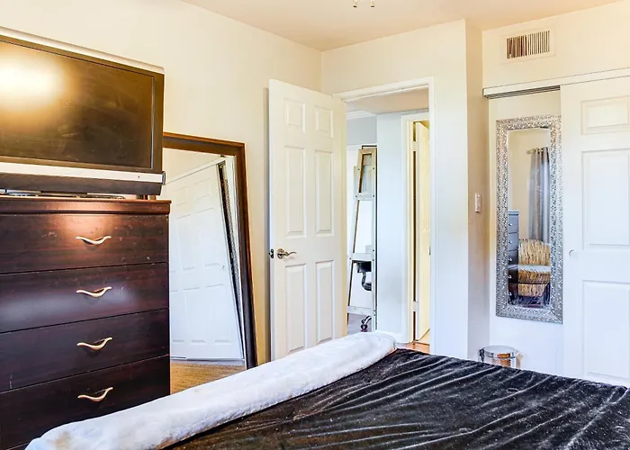 Holiday home Bring Your Pet! Snowbird Haven W/ Community Pool!