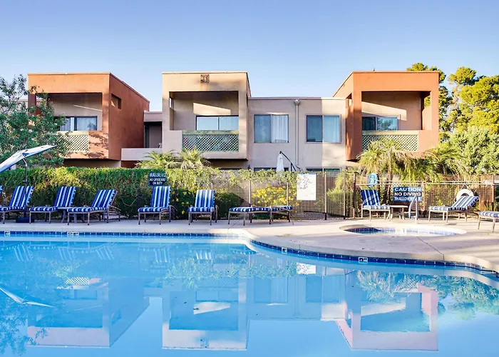 Bring Your Pet! Snowbird Haven W/ Community Pool! Holiday home Scottsdale